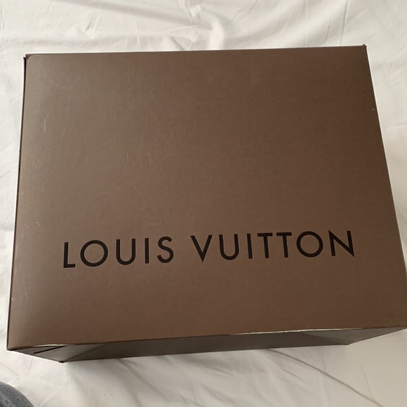 Large Authentic Louis Vuitton gift box, brown, 15.5”x12.5”, 9”width - Picture 8 of 9
